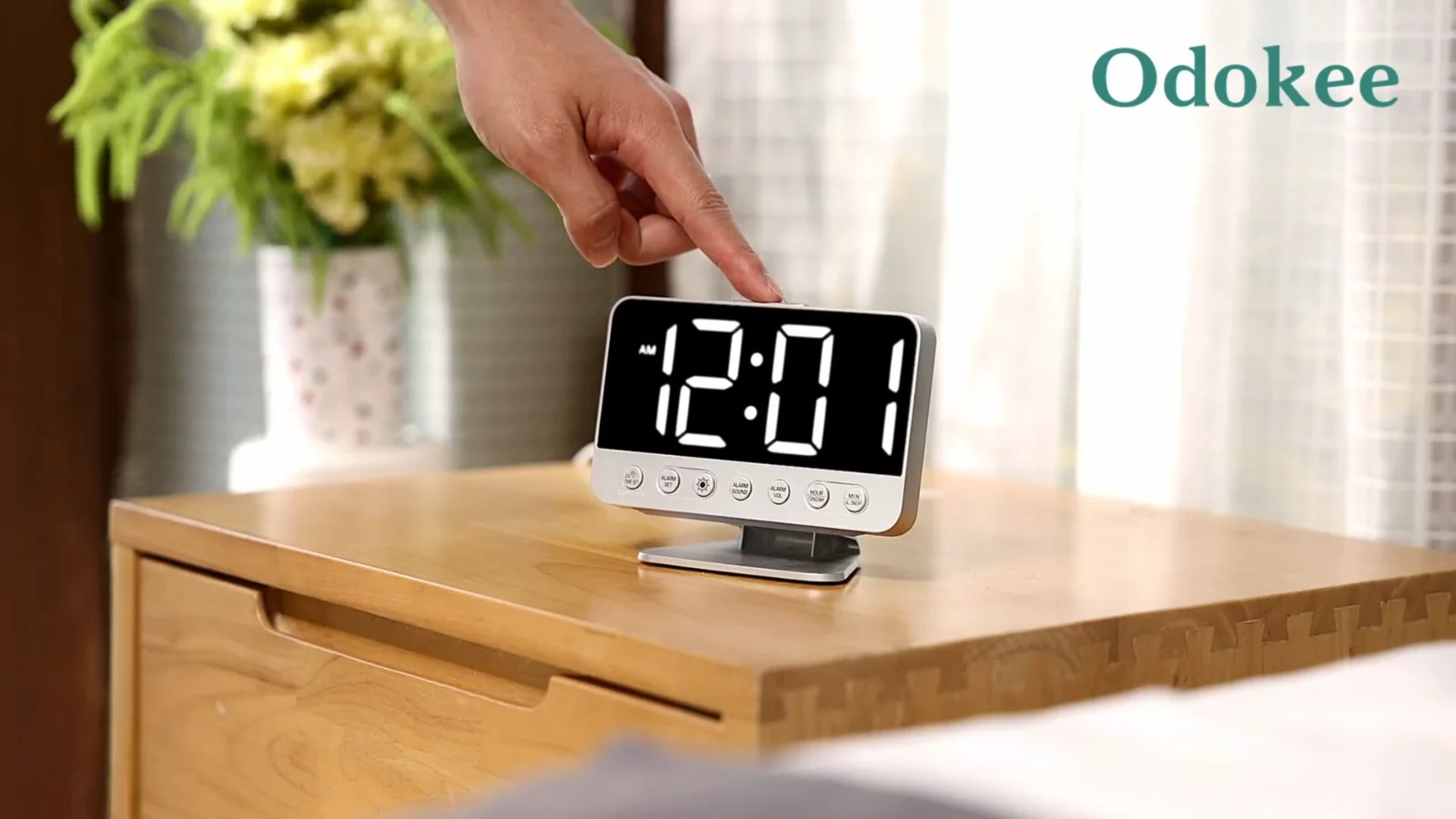 Big-digit bedside clocks by Odokee